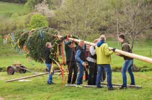 Maifest mit Maibaum stellen in Reinerzau 2019